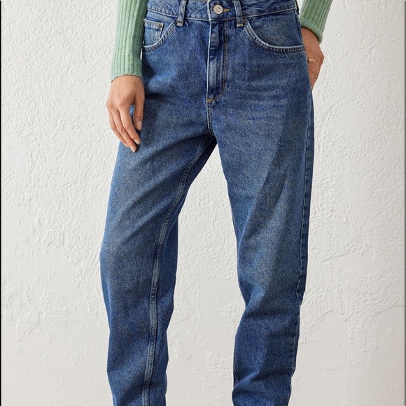 BDG Mom Jeans - Picture 3 of 3